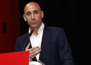 La FIFA suspende a Luis Rubiales por el caso del beso forzado