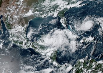 La tormenta tropical Idalia se intensifica rumbo a Florida