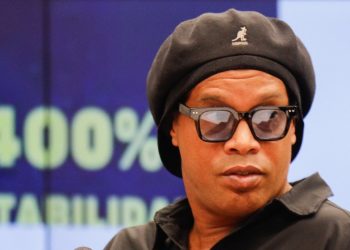 Ronaldinho niega relación con una estafa piramidal ante Congreso brasileño