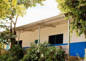 Construyen aulas en escuela rural de Jucuarán