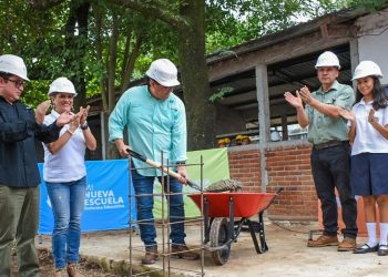 Comienza la reconstrucción de un centro escolar en Ahuachapán