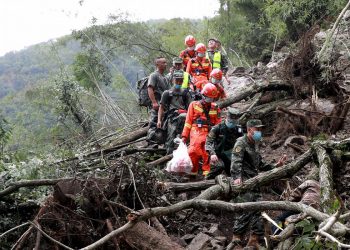 Un total de 24 muertos en deslizamiento de tierra en China