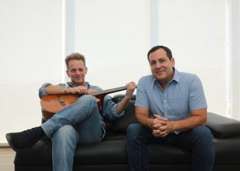 Rucks Parker: 3/4 de nostalgia y una dosis de calidad musical en su regreso a los escenarios en El Salvador