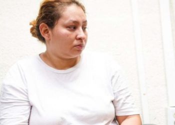 Fiscalía pide que vaya a juicio mujer que asesinó a hija