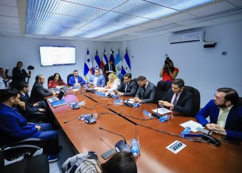 Comisión de Legislación emite dictamen favorable a solicitud de antejuicio y desafuero contra diputado de ARENA, Alberto Romero