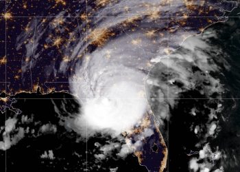 Huracán Idalia llega a Florida y comienza a dejar destructivas tormentas