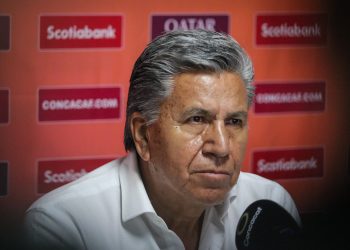 Raúl Arias, técnico de FAS: «Necesitamos reforzar el equipo»