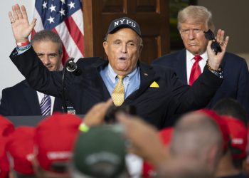 Exabogado de Trump se entrega en Georgia