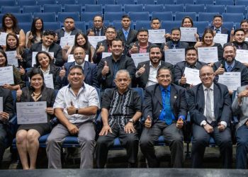 Personal de salud se capacita en traslado aeromédico