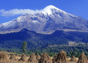 Mueren cuatro alpinistas al caer de la montaña más alta de México