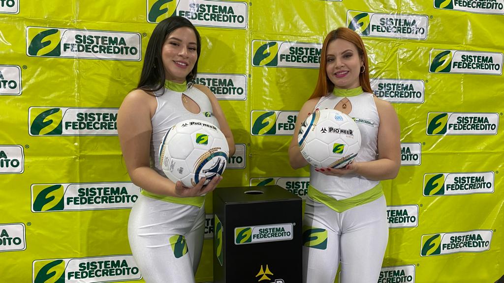 Oficial: Liga Nacional presentó el nuevo balón Pioneer con el que se jugará  el torneo Clausura; será su cuarto país en Centroamérica