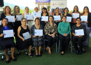 Empresarias salvadoreñas se graduaron del curso de formación