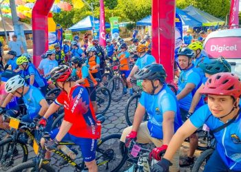 José Córdova y Xenia Estrada triunfaron en el 2o. Circuito MTB en Santa Elena, Usulután