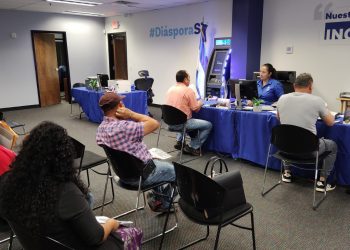 Capacitan a salvadoreños para votar en 2024