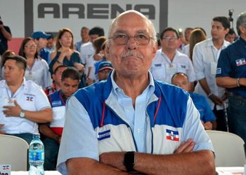 Expresidente prófugo sigue en el cuadro de honor de ARENA