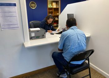 Cancillería ha entregado 7,777 pasaportes en Aurora, Colorado