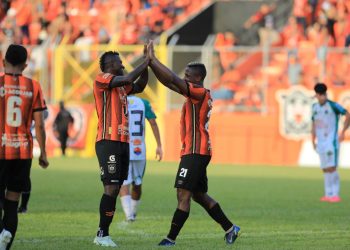 Águila no puede fallar contra Comunicaciones