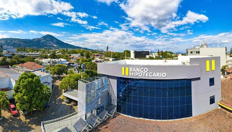 El Banco Hipotecario indicó que la línea de crédito Inclusión Mujer ofrece tasas de interés por debajo del promedio del mercado.