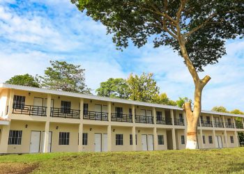 Inauguran complejo habitacional en la Fuerza Naval de La Unión
