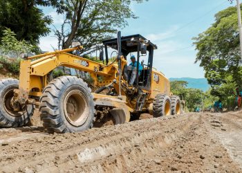 Obras Municipales interviene calle que une Mercedes Umaña y Berlín, Usulután