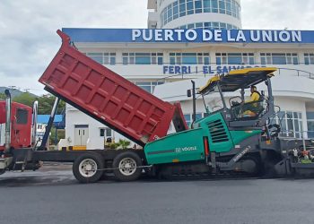 El Ministerio de Obras Públicas ejecuta obras de renovación en el puerto de La Unión