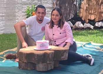 Los esposos Barrientos dejan sus carreras para emprender en Ahuachapán