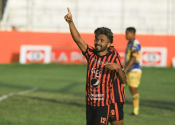 ¿Por qué no viajó Santos Ortiz a Costa Rica con Águila?