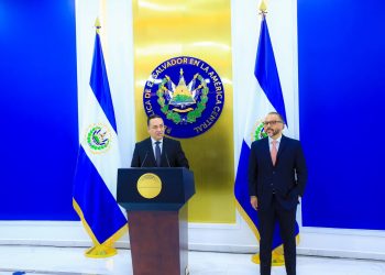 Fiscalía presenta solicitud de antejuicio y petición de desafuero contra diputado Erick García