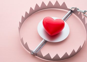 Arrestan a 88 miembros de red de estafas amorosas en Indonesia