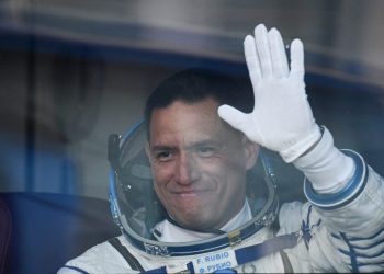 Presidente Bukele destaca nuevo récord del astronauta salvadoreño, Frank Rubio