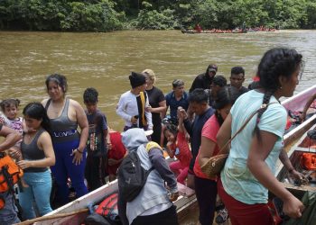«Estancados sufriendo»: a puertas del Darién migrantes temen deportaciones de Panamá