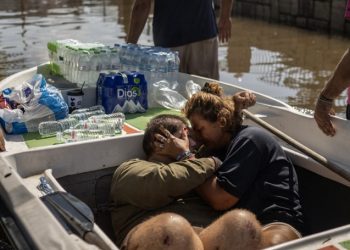 Al menos diez muertos en inundaciones en Grecia donde sigue los rescates