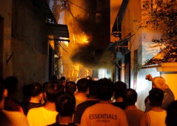 Más de 50 muertos en Vietnam en el incendio de un edificio
