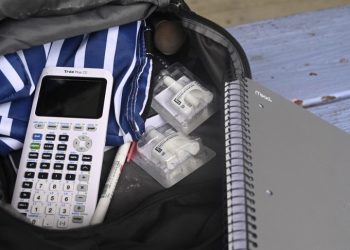 Un antídoto para revertir sobredosis en las mochilas de los estudiantes en EE. UU.