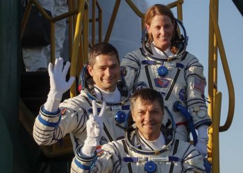 Dos rusos y una estadounidense llegan a la ISS en un cohete Soyuz