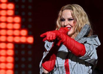 Para Kylie Minogue, tener fans jóvenes es algo «alarmante y excitante» a la vez