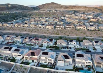 Disminuye la venta de viviendas nuevas en EE. UU. en agosto por tasas altas