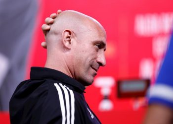Tribunal llama a declarar el viernes a Rubiales por el beso forzado a Jenni Hermoso