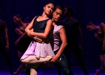 Celebra la independencia con música, canto y danza
