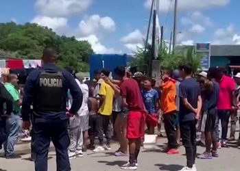 Detienen a 17 migrantes tras disturbios en Costa Rica
