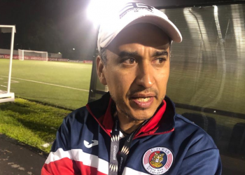 Ernesto Góchez: «En Panamá pagué comida del equipo y cuando quise recuperar mi dinero, la presidenta de FAS se molestó»