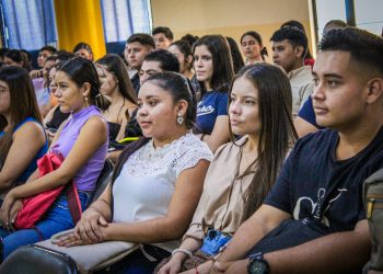 Capacitan en seguridad vial a universitarios