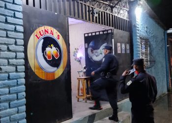 Autoridades realizan inspección en bares y centros de tolerancia de El Salvador