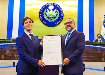 Asamblea declara Notable Estudiante de El Salvador a ganador de oro en olimpiada de biología