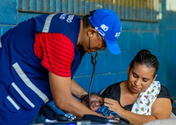 Ministerio de Salud lleva atención médica a diferentes islas de la zona oriental