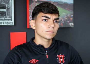 Leonardo Menjívar: «Joel Campbell y Celso Borges siempre se me acercan para aconsejarme, eso me une más al grupo»