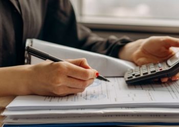 Asesoría Legal en tu Idioma: Finiquito laboral, ¿qué es, cuándo se entrega y cómo se calcula?
