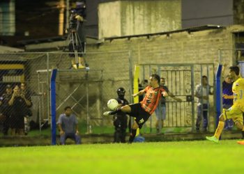 Gerson Mayén, volante de Águila: «Regalamos el primer tiempo, no sabíamos que jugábamos»