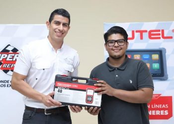 Super Repuestos homenajeó a los expertos automotrices