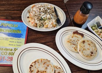 Pupusería La salvadoreña deleita el paladar con su sabor en Aurora, Colorado